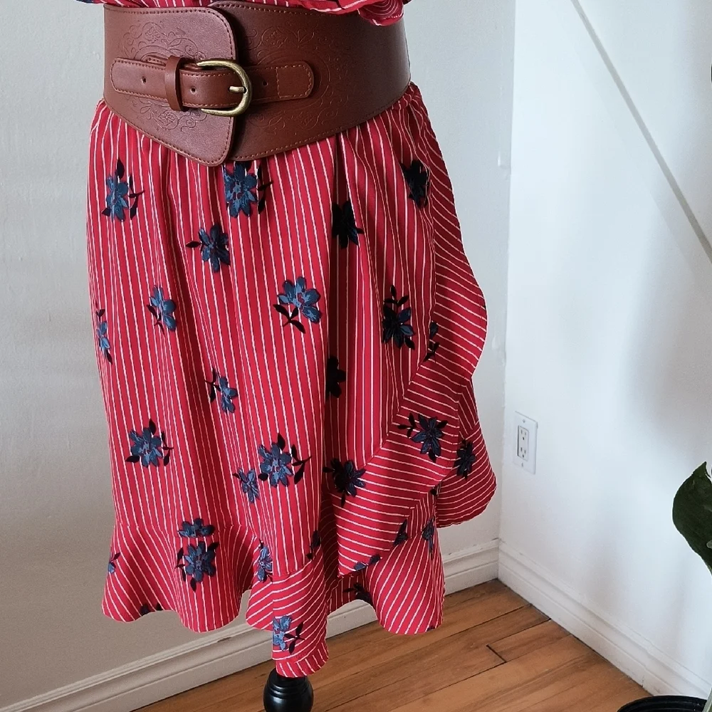 Red Striped Floral Dress. Size 44. Great Condition - Picture 4 of 10
